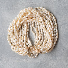 Load image into Gallery viewer, Freshwater Pearl Necklace Gold Clasp