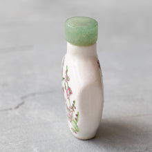 Load image into Gallery viewer, antique Chinese snuff bottle