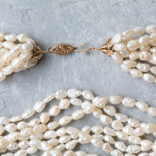 Load image into Gallery viewer, Freshwater Pearl Necklace Gold Clasp