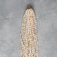 Load image into Gallery viewer, Freshwater Pearl Necklace Gold Clasp