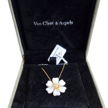 Load image into Gallery viewer, Van Cleef &amp; Arpels 18K Mini Rose De Noel Mother of Pearl Necklace
